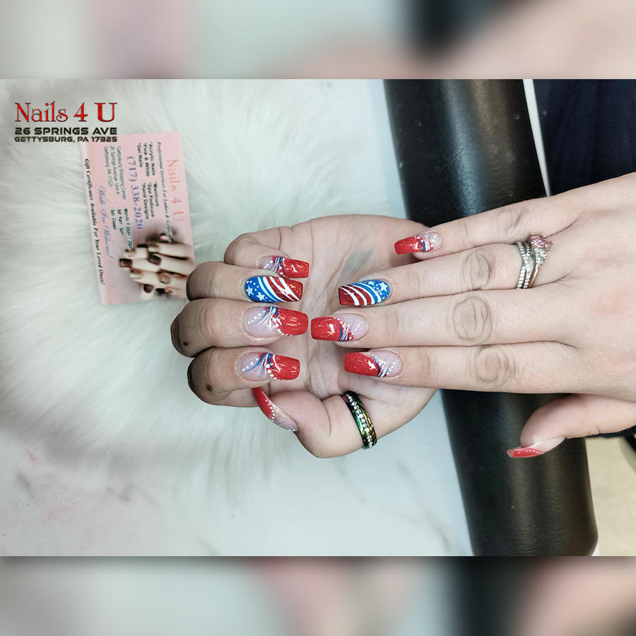Minimalist nail design